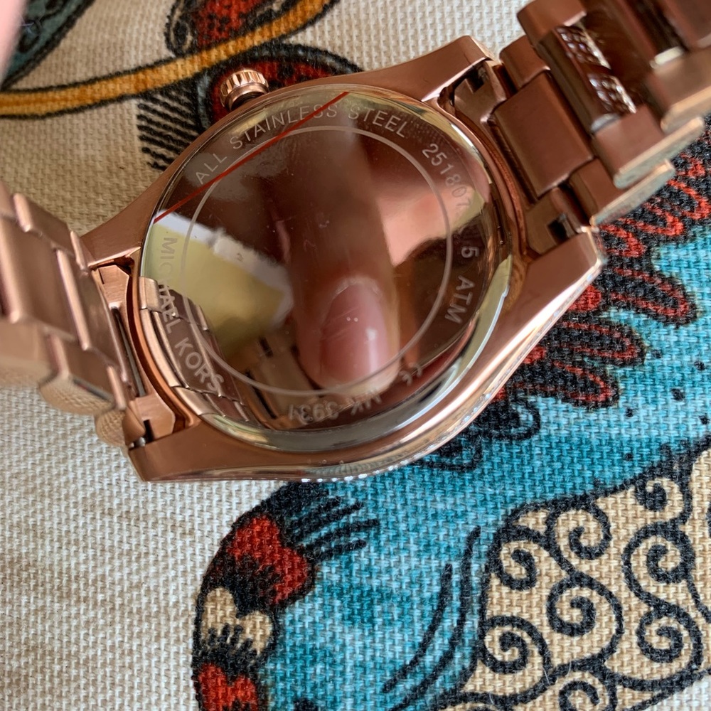 New MK all diamond rose-gold watch 💕 - Picture 3 of 7